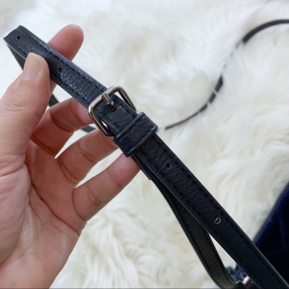 Old Navy Blue Velvet Chevron Crossbody Bag - Picture 7 of 12